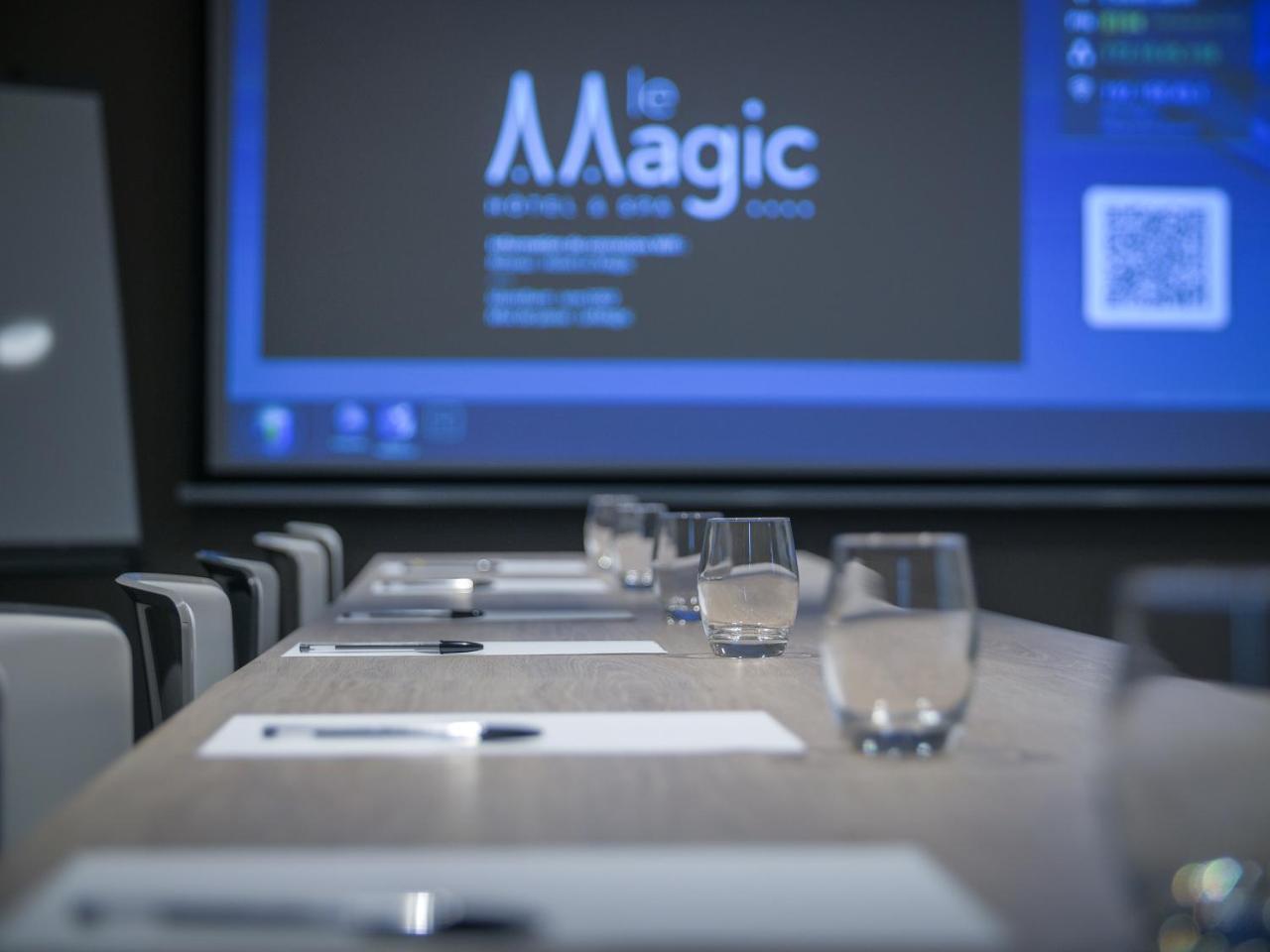 Le Magic Hotel & Spa Vitré Eksteriør bilde